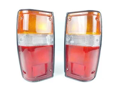 Par de luces traseras con chips aptos para camioneta Toyota Hilux LN65 YN65 1984-1988 Foto 1 de 4