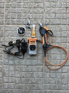 Forbice Elettrica Pellenc 150 Vinion Ø35 +grasso +lama Di Ricambio - Foto 1 di 5