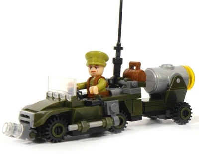 SLUBAN B0678B - WW2  Jeep with Spotlight Trailer Building Kit - 91 Pcs - Image 1 of 3