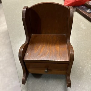 Mecedora de madera de colección para coser con cajón - Imagen 1 de 5