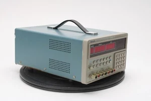 Tektronix PS2521G Programmierbares DC Netzteil 20V/2,5A 6V/5A - Füße fehlen - Bild 1 von 5