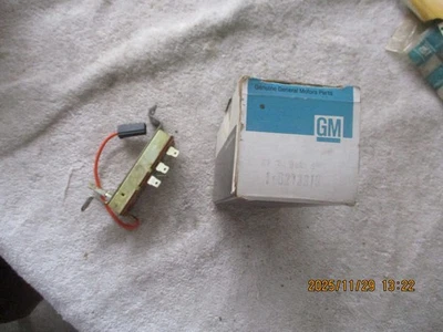 NOS 1973-1974 CHEVROLET PICKUP TRUCKS,WITH CAC MASTER AIR CONDITIONING SWITCH - Image 1 of 4