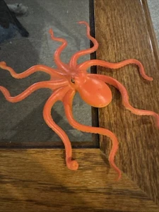 Octopus - 6½" long - Plastic Action Figure - Picture 1 of 4