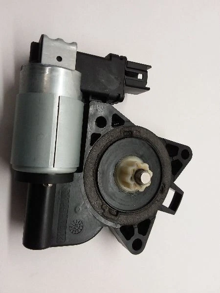 2004-2009 MAZDA 3 Front Passenger Right Power Window Motor  - Image 1 of 4