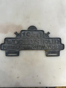 Antique 1940 New York Worlds Fair Licence Plate Topper - Picture 1 of 2