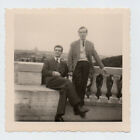 B168 Ancienne Photo Snapshot Jeunes hommes voyage en Italie