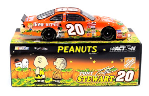 2002 Action Racing Peanuts Halloween Pontiac Grand Prix Tony Stewart 1:24 NASCAR