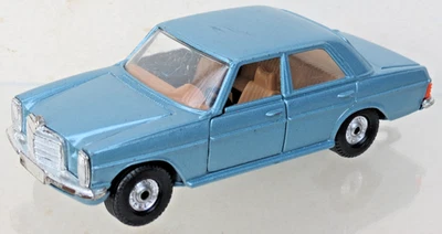 Corgi Mercedes-Benz 240 D - Bild 1 von 4