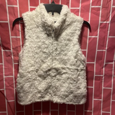 Girls’ Gap Kids White Plush Faux Fur Lined Vest Sz Large 10/11 Years Old - Image 1 of 4