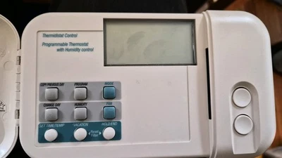 Termostato digital programable Carrier TSTATCCPRH01-B Foto 1 de 3