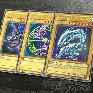 YuGiOh Ultra Rare English 1st ED Blue Eyes Red Eyes Dark Magician SDY SDK LOB - Picture 1 of 17