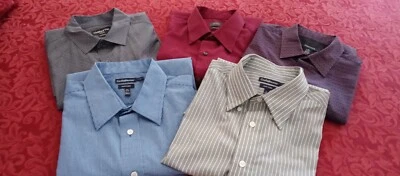 Camisa de vestir premium con botones de calce clásico de manga larga para hombre Foto 1 de 4