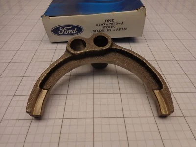 Horquilla de cambio de transmisión FORD OEM NOS E69Z-7230-A algunas 5 velocidades Mazda  Foto 1 de 4