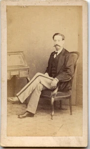 Photographe Huron portrait homme assis Fauteuil CDV photo ancienne fin 19e s. - Imagen 1 de 2
