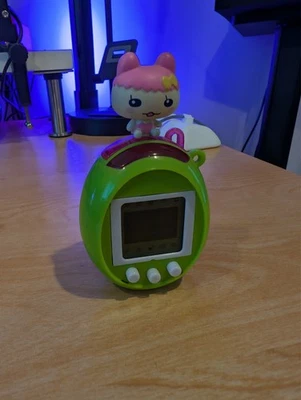 Tamagotchi Tamatown Tama Go Green 2010 Bandai  Batteries G3D - Image 1 of 4