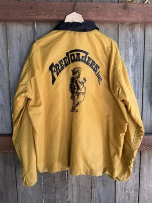 Chaqueta de ropa deportiva universitaria Freeloaders años 60 vintage College Bowl Inc talla XL Foto 1 de 4