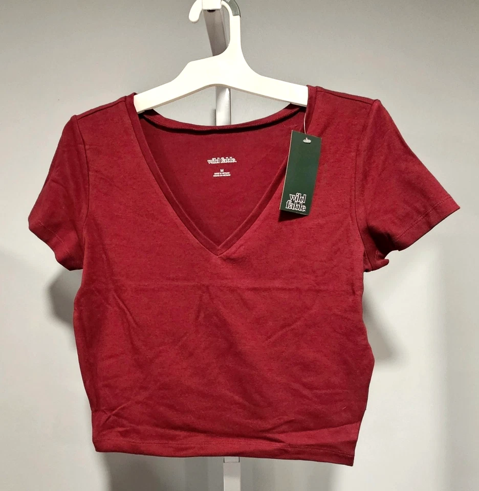 Wild Fable Short Sleeve V-neck Cropped T-shirt Berry Maroon Juniors Medium
