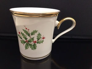 Taza de Navidad Lenox American By Design EE. UU. Bone China Holiday Holly Berry 10 OZ - Imagen 1 de 7