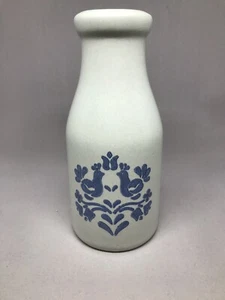 Pfaltzgraff 8" Milk Bottle 500 Yorktowne Love Birds - Picture 1 of 9
