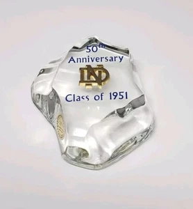 Notre Dame 50th Anniversary Class of 1951 Glas Briefbeschwerer RAR - Bild 1 von 5