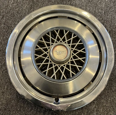 Tapacubos Ford Mustang II vintage 1974-1978 Foto 1 de 2