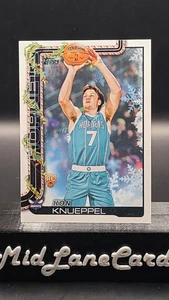 2025-26 Topps Holiday NBA Kon Knueppel #H164 (RC) - Picture 1 of 2