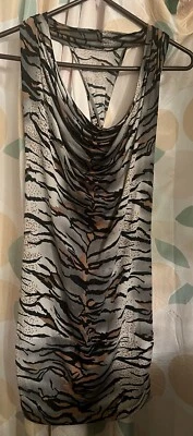 Vestido mini ajustado estampado “safari” animal Twentyone talla grande. Foto 1 de 4