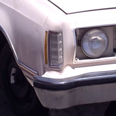 Ford Thunderbird: 1977, 1978, 1979, Right Passenger Front Park/Turn Signal Light - Image 1 of 4