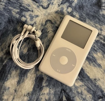 Apple iPod Classic 4-го поколения белый (20 GB) MP102 - протестирован и работает - Изображение 1 из 4