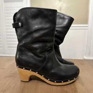 UGG Stiefel Damengröße 8 schwarz Leder Holzabsatz Lammfell gefüttert Nieten Clog - Bild 1 von 11
