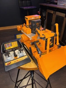 Bulldozer vintage CAT Caterpillar D9L RC nuevo control remoto brillante juguete grande - Imagen 1 de 8
