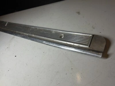 Cadillac Brougham 1988 panel de moldura de puerta trasera umbral de entrada Foto 1 de 4