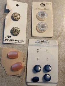 4 Sets of Plastic Vintage Buttons B1 - Picture 1 of 9