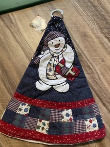 C & F Enterprises Snowman Patchwork Quilt Style Christmas Tree Skirt NWT - Picture 1 of 6