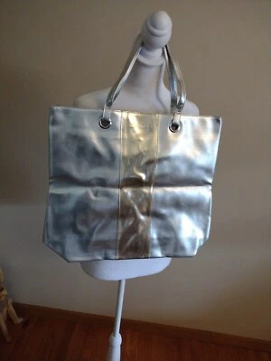 Bolso de Mano Plateado, Monedero, Lados de Corbata, Doble Asa, Forrado...15x16.  Excelente  Foto 1 de 4