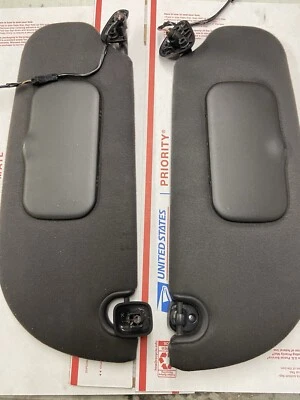 2005 - 2008 年林肯镇汽车右手 + LH 遮阳板 - 黑色原始设备制造商 — 第 1/4 张图片