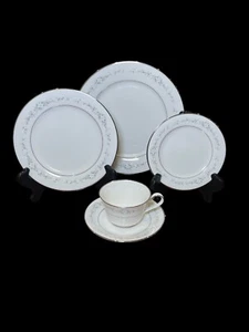 Heather by Noritake-Fine China made in Japan-5 pz Impostazione posto - Foto 1 di 4