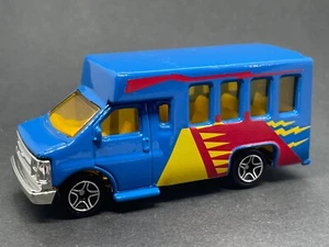 MATCHBOX CHEVY TRANSPORT BUS - MINT - Picture 1 of 4