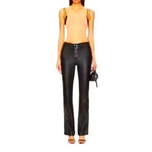 NUEVO CON ETIQUETAS $168 REVOLVE WeWoreWhat Race Front imitación cuero negro pantalones 25 - Imagen 1 de 10