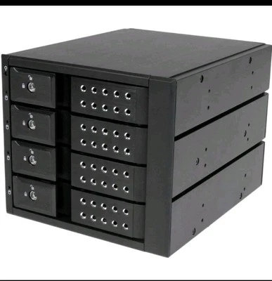 StarTech.com 4-Bay Mobile Rack Backplane - Trayless Hot Swap SATA SAS 3.5in - Image 1 of 4