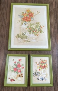 3x Vintage ROBERT LAESSIG Flowers Hanging Wall Art Avocado Green Frames Plastic - Picture 1 of 6