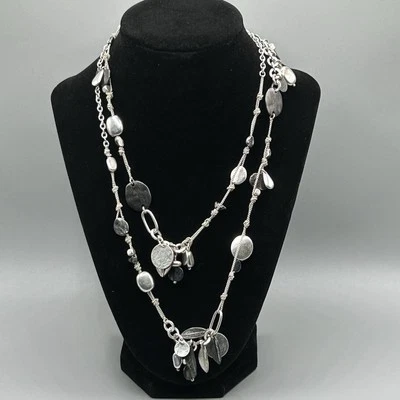 Collar de cadena Bohm Designer 38 pulgadas piedra plateada y gunmetal guijarros, plumas, etc. Foto 1 de 4
