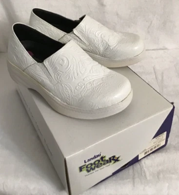 ¡NUEVO! Zuecos cómodos de enfermería sin cordones blancos Landau Foot Wear RX para dama talla 5 Foto 1 de 4