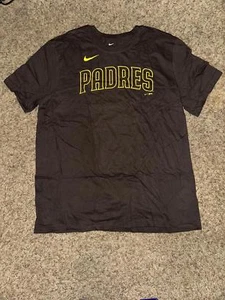Nike Men’s MLB San Diego Padres Fernando Tatis Jr. #23 Graphic T-Shirt - Picture 1 of 10