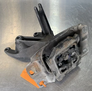FORD FOCUS ENGINE GEARBOX MOUNT 1.0 PETROL MK3 TITANIUM (2011-2014) 322A69A - Picture 1 of 9