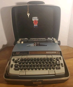 Smith-Corona Electra 210 Automatic Electric Typewriter & Case Tested Working VTG - Picture 1 of 10