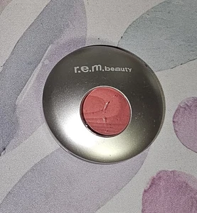 REM R.E.M. BEAUTY Satin Matte Blush in Skinny Dipped 0.17oz NWOB - Picture 1 of 2