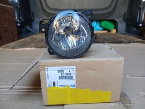 Genuine Valeo Peugeot 308 2013 Citroën C3 C4 Jumpy Fog Light 9687410080 - Picture 1 of 9