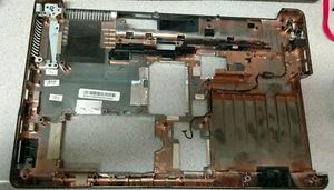 Bottom Base Lower Case Cover Assembly 370P8BATP60--Compaq CQ61 Laptop OEM - Foto 1 di 1