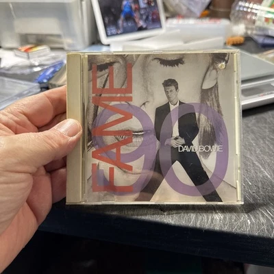 DAVID BOWIE Fame 90 CD Singles Jul-1990 Rykodisc RARE Queen Latifah Jon Gass Foto 1 de 4